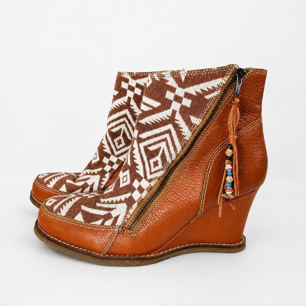 Buyamba Aztec Wedge Ankle Booties Tapestry Leather Camel Women's 9